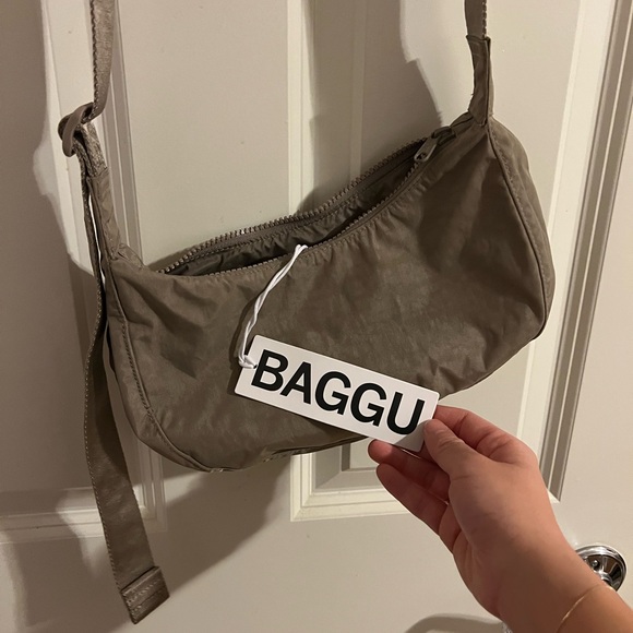 BAGGU Handbags - Baggu Small Nylon Crescent Bag - dove